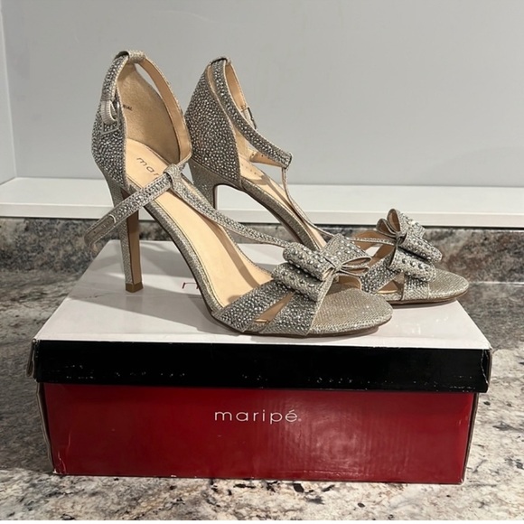 Women’s Heels - Picture 1 of 7